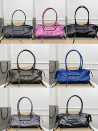 Picture of Balenciaga Handbags _SKUfw209393948fw
